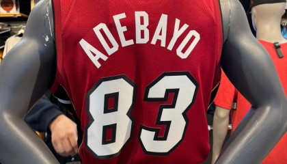 欧冠数据统计分析-热火推出特制版83号阿德巴约球衣|NBA|巴姆-阿德巴约|巴姆·阿德巴约|迈阿密热火队|nba_新浪体育_新浪新闻